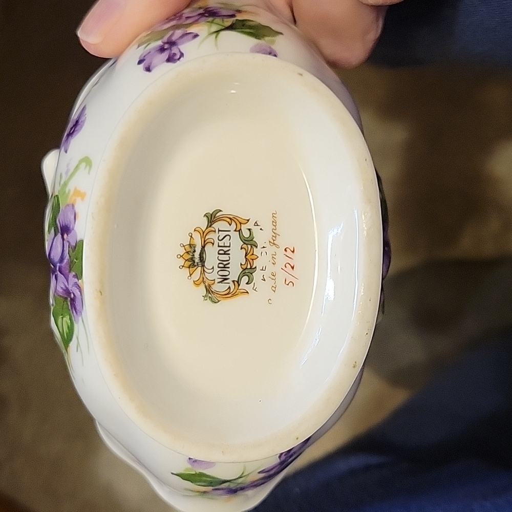 Norcrest small floral Basket - Picture 6 of 6